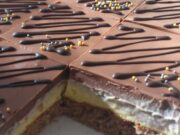 TRIOLADA: Ovaj kremasti kolač hvale svi koji su ga probali TRIOLADA: Ovaj kremasti kolač hvale svi koji su ga probali