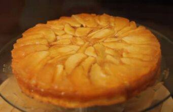 KARAMEL KOLAČ S JABUKAMA: Pogledajte detaljne video upute KARAMEL KOLAČ S JABUKAMA: Pogledajte detaljne video upute