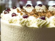 ‘LAŽNA’ SCHWARZWALD TORTA: Vrhunska torta za koju vam ne treba pećnica 'Lažna' Schwarzwald torta: Vrhunska torta za koju vam ne treba pećnica