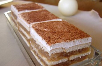 KOLAČ ‘LEDENE JABUKE’: Mirisan, osvježavajući kolač, bez pečenja biskvita…