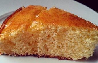 KUKURUZNI KOLAČ: Mekan i prhak, fantastičnog okusa… Ovo morate probati!