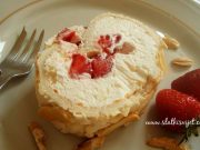 PAVLOVA ROLADA S JAGODAMA: Kad tražite nešto lagano, jednostavno i jako fino Pavlova rolada s jagodama