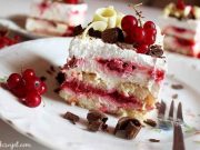 KOLAČ S MALINAMA I PIŠKOTAMA: Fini kolač bez puno muke… i naravno, bez pečenja! Kolač s malinama i piškotama