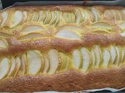 RECEPT KOJI ĆE VAS ODUŠEVITI: Mirisni kolač s jabukama, brz za pripremu i veoma jeftin Mirinsni kolač s jabukama