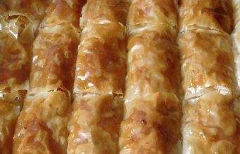 PITA OD JABUKA: Jednostavan recept, prikladan i za apsolutne početnike Pita s jabukama od gotovih kora