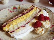 RECEPT KOJI MORATE PROBATI: Raffaello torta s malinama i bijelom čokoladom Raffaello torta s malinama i bijelom čokoladom