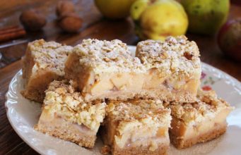 FINI JESENSKI KOLAČ: Mrvičasta pita s dunjama i orasima Mrvičasta pita s dunjama i orasima