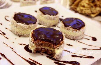 ŠUBARICE (RUSKE KAPE): Omiljeni zalogaj svih ljubitelja kokosa i čokolade Šubarice - ruske kape