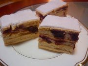 MEDENE KOCKE S VIŠNJAMA: Svojim blagim okusom jednostavno se “lijepe” za nepce Medene kocke s višnjama