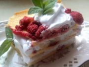 KOLAČ SA MALINAMA I BANANAMA: Voćni kiselkasto-kremasti desert Kolač sa malinama i bananama