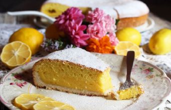 TROSLOJNI KOLAČ OD LIMUNA: Traži malo više vremena, ali trud se i te kako isplati TROSLOJNI KOLAČ S LIMUNOM: Zahtijeva više vremena, ali trud se i te kako isplati