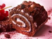 ČOKO-VANIL ROLADA S VOĆNIM OKUSOM: Lagani, osvježavajući i oku lijep desert ČOKO-VANIL ROLADA S VOĆNIM OKUSOM: Lagani, osvježavajući i oku lijep desert