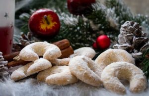 VANILIN ROŠČIĆI: Omiljeni kolačići, prhki i ukusni VANILIN ROŠČIĆI: Omiljeni kolačići, prhki i ukusni