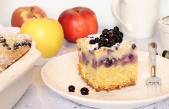 PUDING KOLAČ s jabukama i borovnicama, ukusan i jednostavan za pripremu PUDING KOLAČ s jabukama i borovnicama, ukusan i jednostavan za pripremu