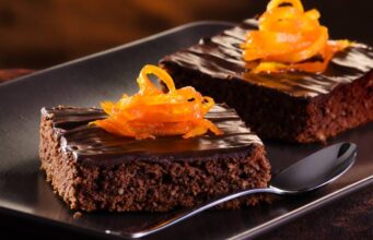 ČOKOLADNE KOCKE S NARANČOM: Kombinacija okusa kojoj je teško odoljeti ČOKOLADNE KOCKE S NARANČOM: Kombinacija okusa kojoj je teško odoljeti